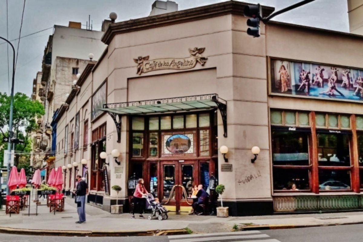 El-histórico-tango-show-de-Café-Los-Angelitos